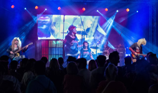 Moderator Mickie Sixx Bilder Galerie - 80s Alive - 80er Jahre Live Fotos 80s Tribute Show Coverband 